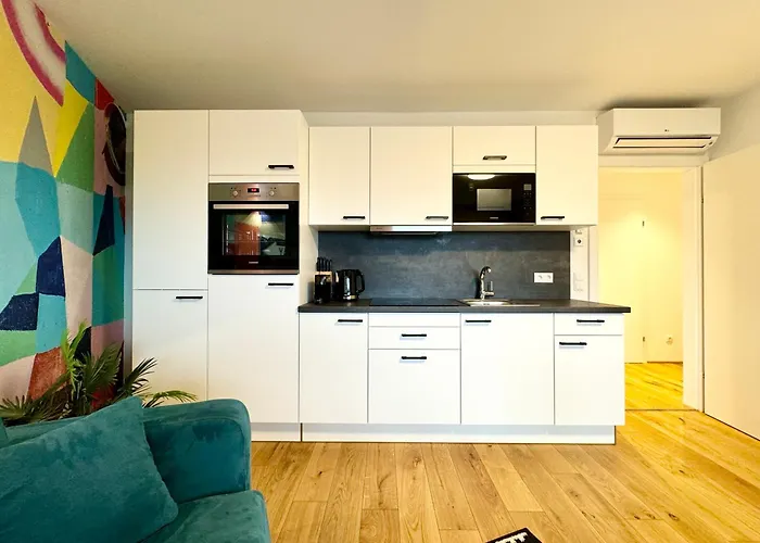 Apartment Kreative Mit Balkon *